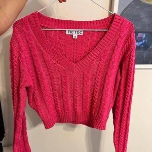 Cute cropped pink sweater!!